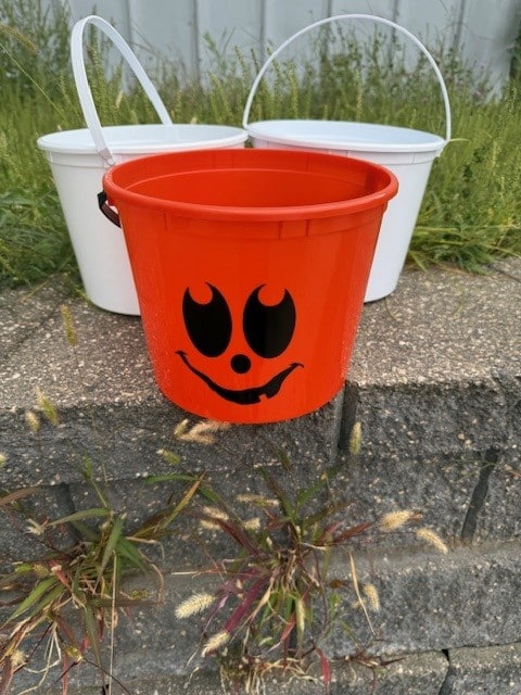5 Quart plastic bucket - Image 3