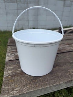 5 Quart plastic bucket - Image 4